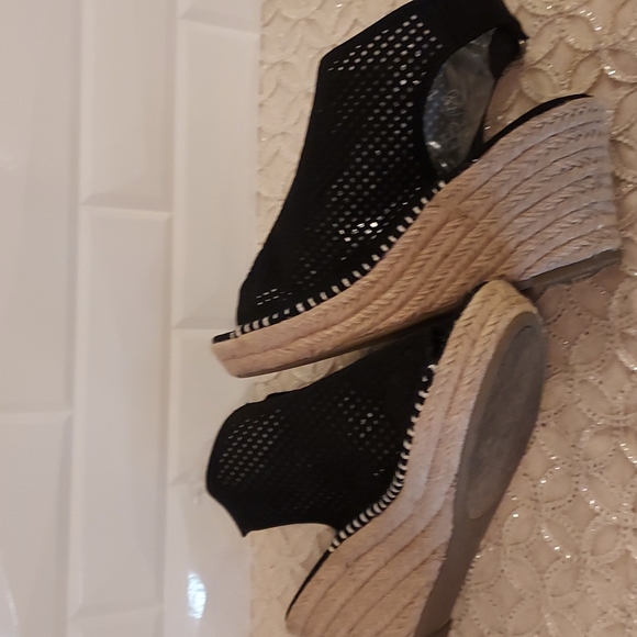 Daisy Fuentes Rory Black Wedge Sandals, Size 8.5 - Picture 9 of 14